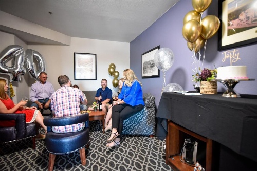 Bluemont Hotel image 32