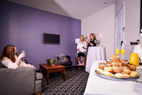 Bluemont Hotel image 37