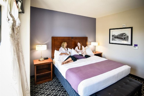 Bluemont Hotel image 38