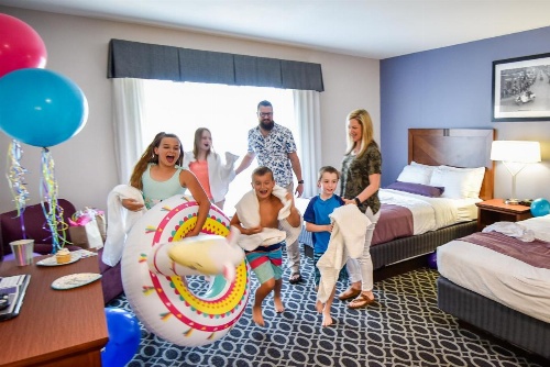 Bluemont Hotel image 44